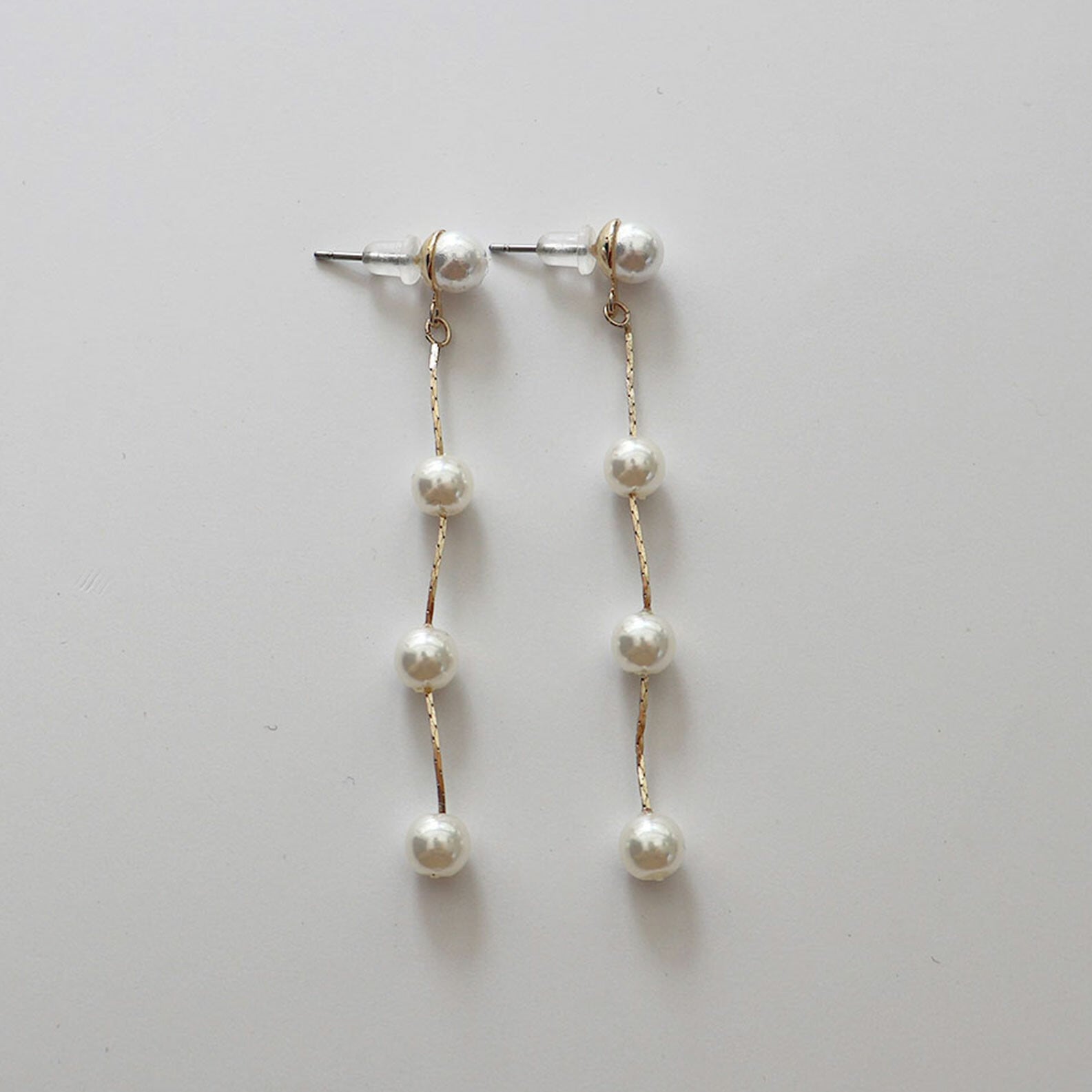 4連　パール　ドロップイヤリング　スウィング　ロングイヤリング　普段使い　パーティー　韓国製