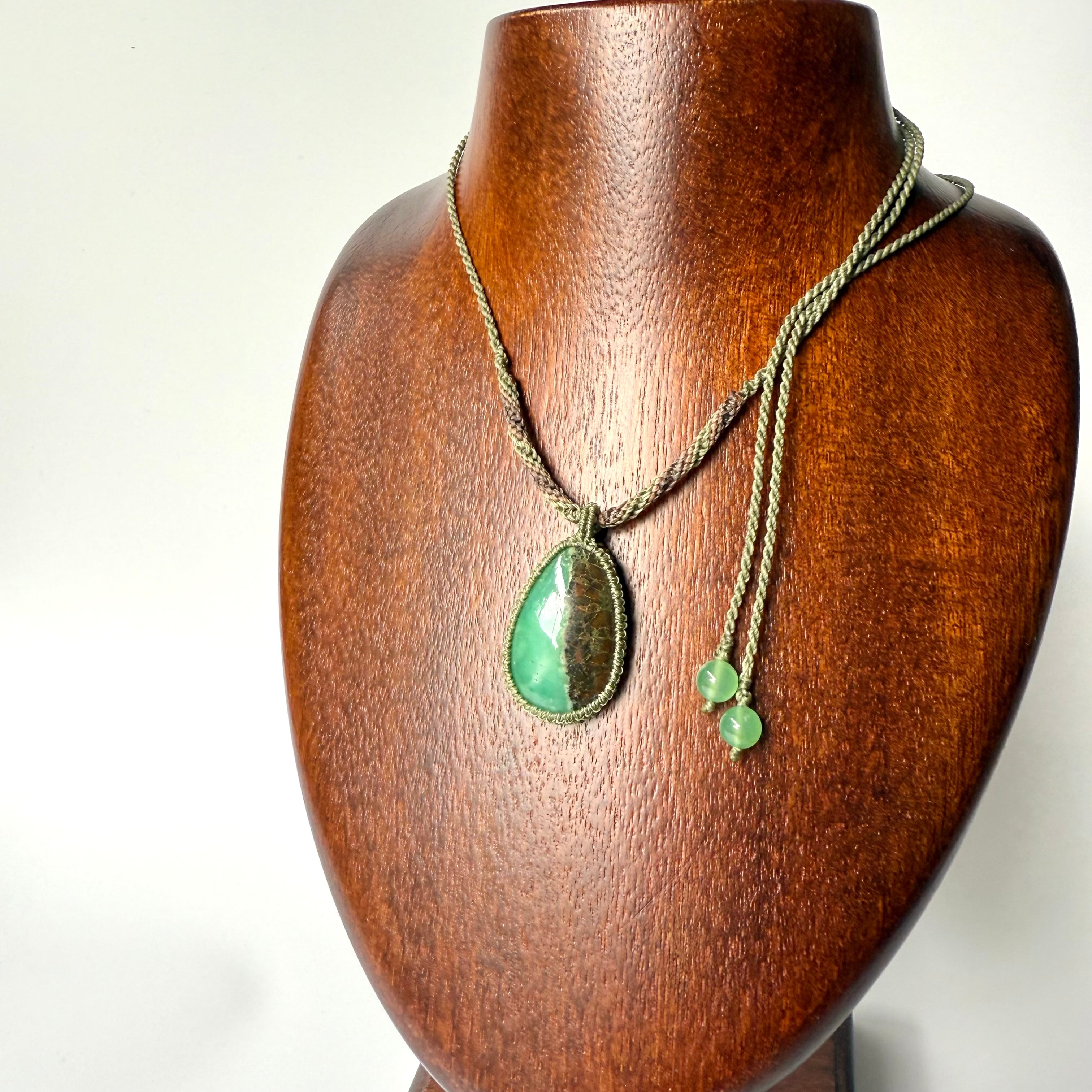 ネット限定 § マクラメ編み § 母岩付きクリソプレーズ § しずく型