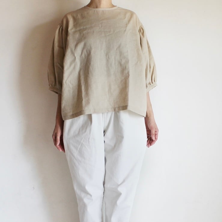 【美品】BEARDSLEYパフスリーブブラウス ベージュ　ゆったり intime パフスリーブブラウス ベージュ | tenori