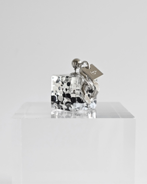 BOLD CUBE. [monotone hologram]