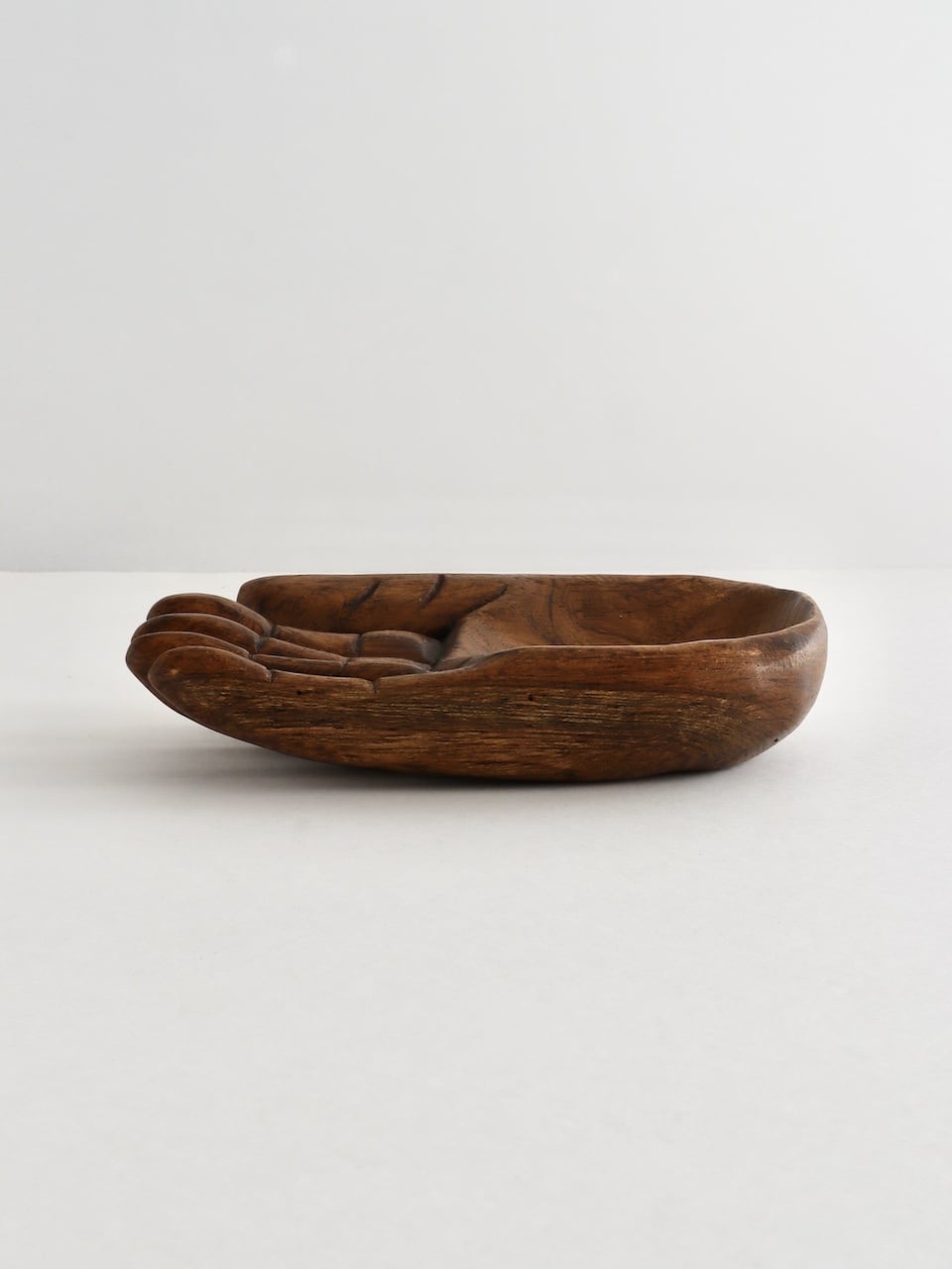 手の形のトレイ / Hand Shaped Tray | Sensitivity and Boldness