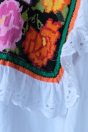 Folklore style foral embroidered blouse
