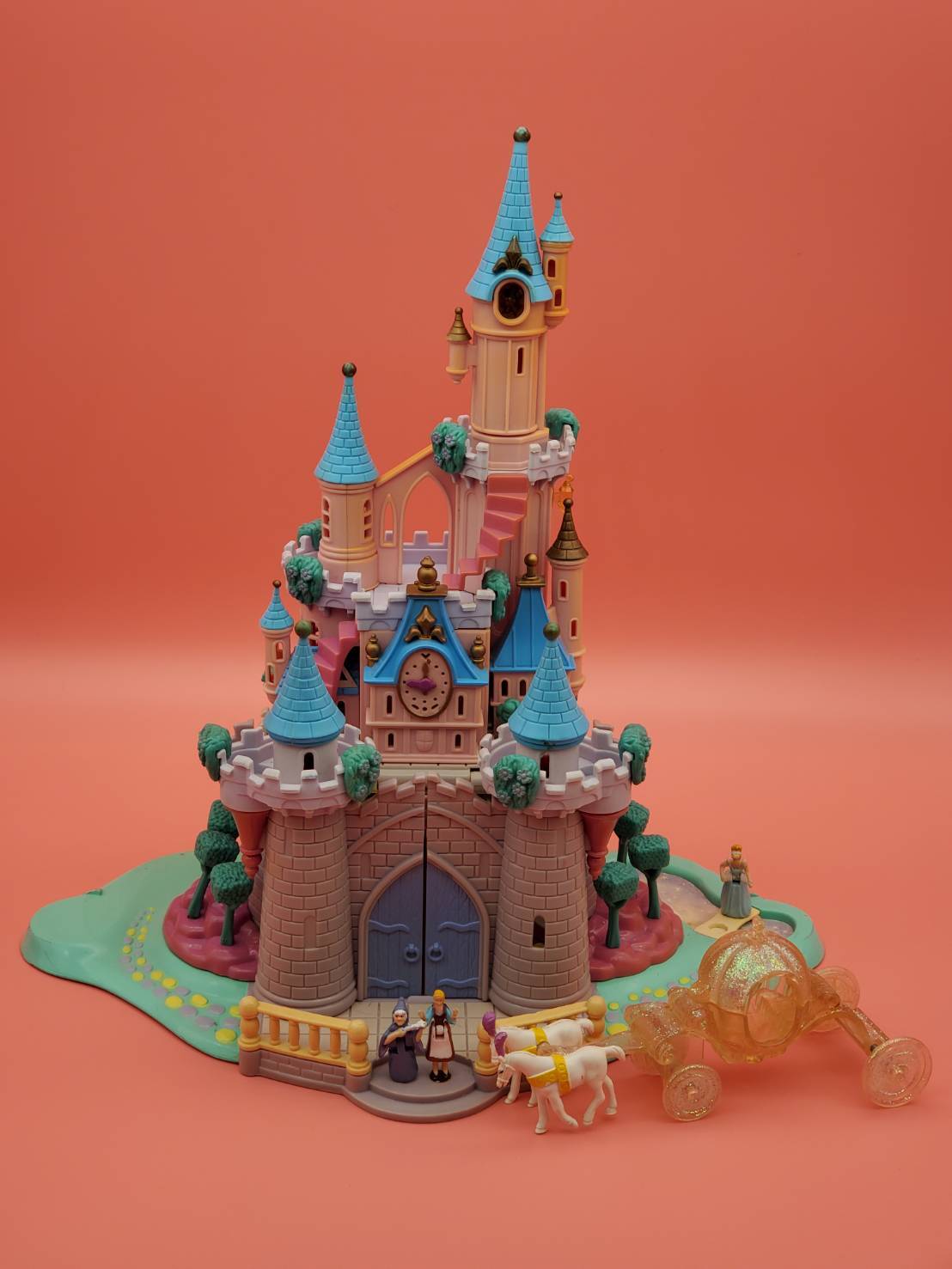 日本未発売 ミッキーのクリスマスキャロル ライトアップシンデレラ城 Go Yoyaku Hin キャラクターグッズ Wsimarketingedge Com