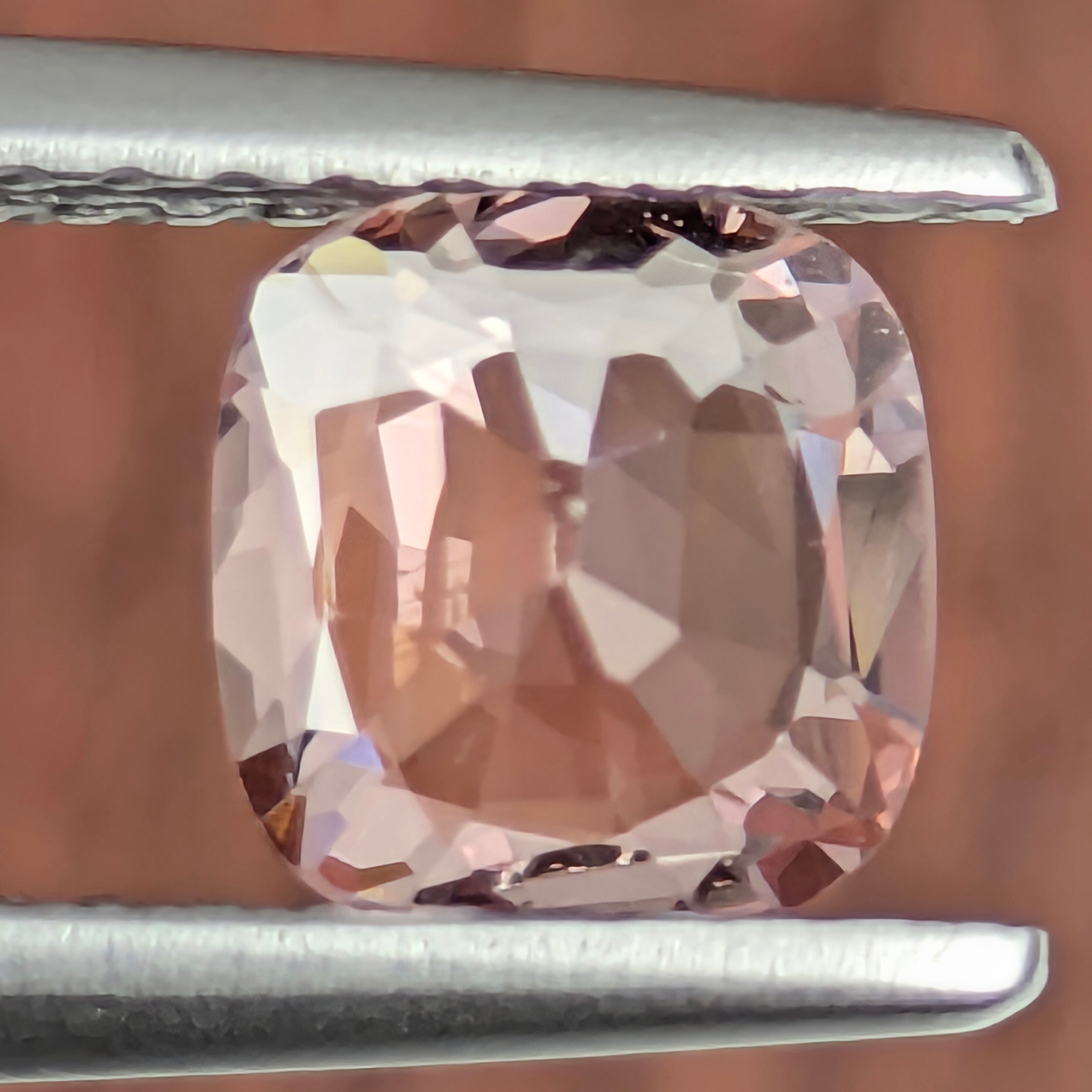 ピンクスピネル ルース ミャンマー・モゴック産 【0.84ct】 PRO208449
