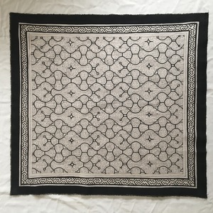 中型白70-26密 71x77cm AAAアマゾン シピボ族の泥染め 中型白70-26密 71x77cm AAAアマゾン シピボ族の泥染め