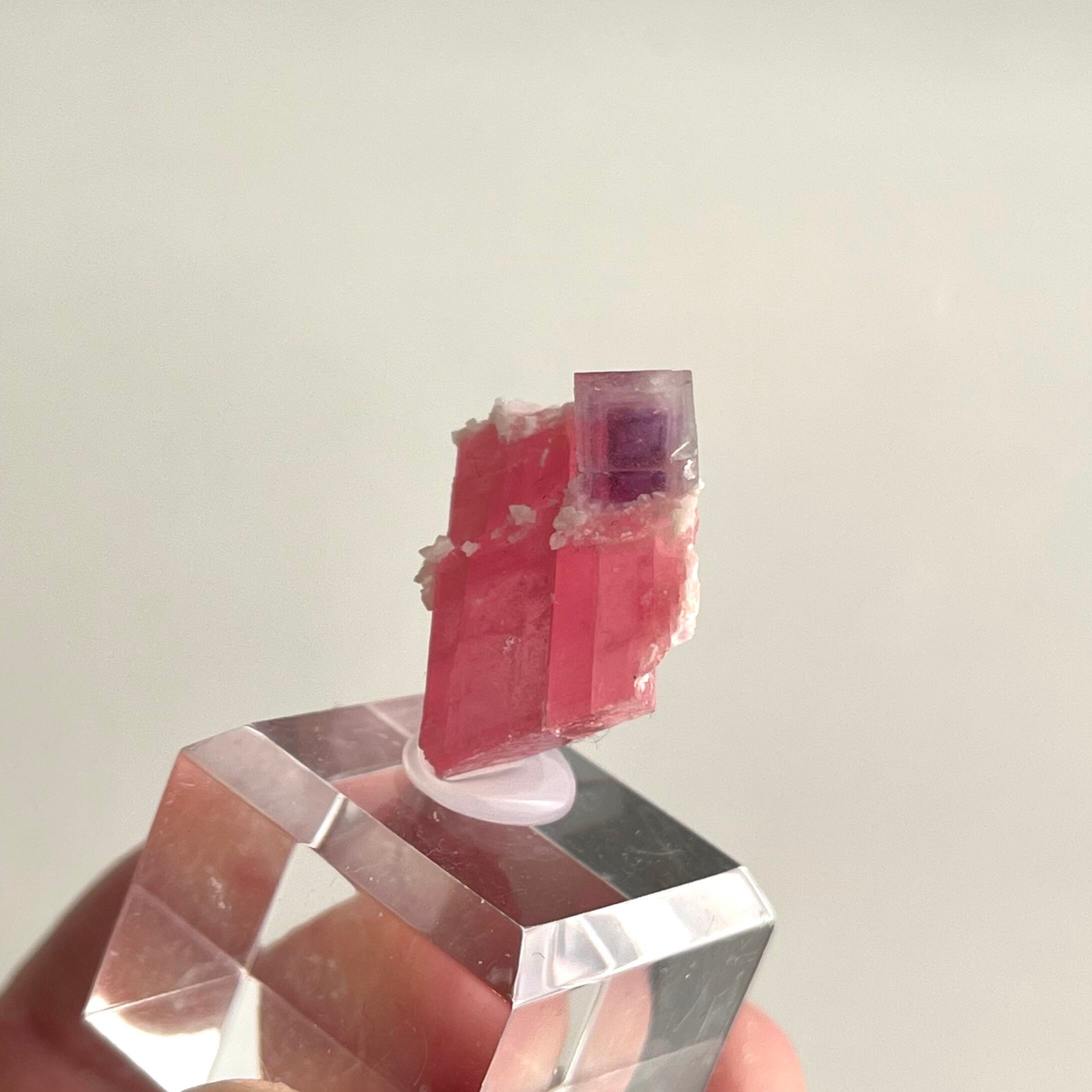 【コレクターズアイテム】ロードクロサイト/フローライト ロードクロサイト / フローライト / クォーツ【Rhodochrosite with