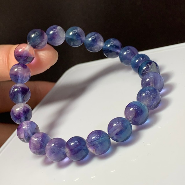 1.幻想的な色合いグラデーションフローライトブレスレット