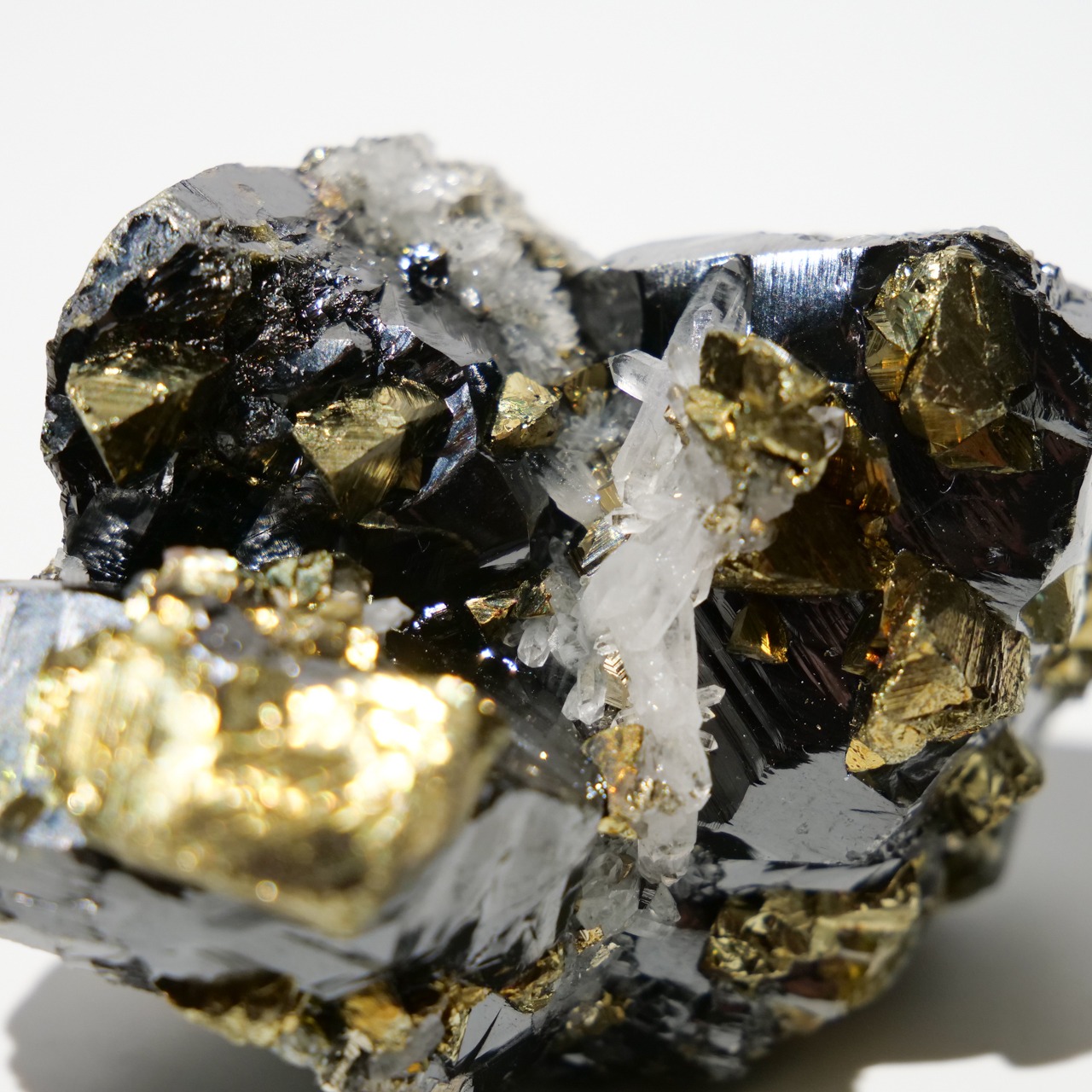 スファレライト / ガレナ / チャルコパイライト / クォーツ / 原石 標本【2】