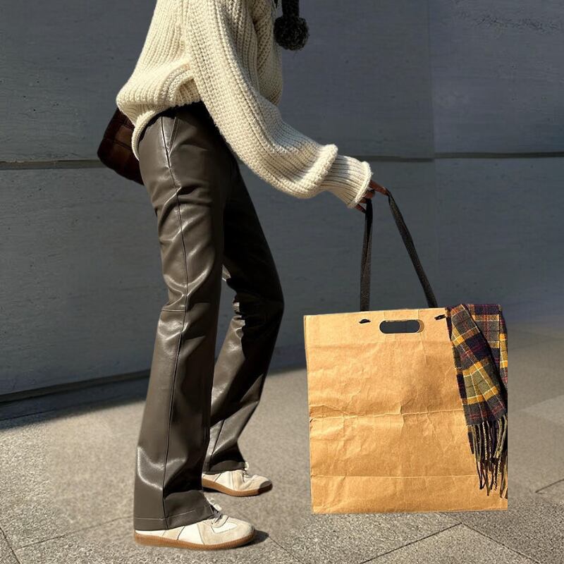 フェイクレザースリムフィットパンツ R00934