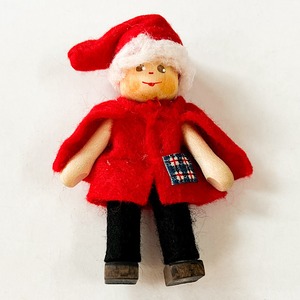 赤いマントの女の子(グレーブス人形)