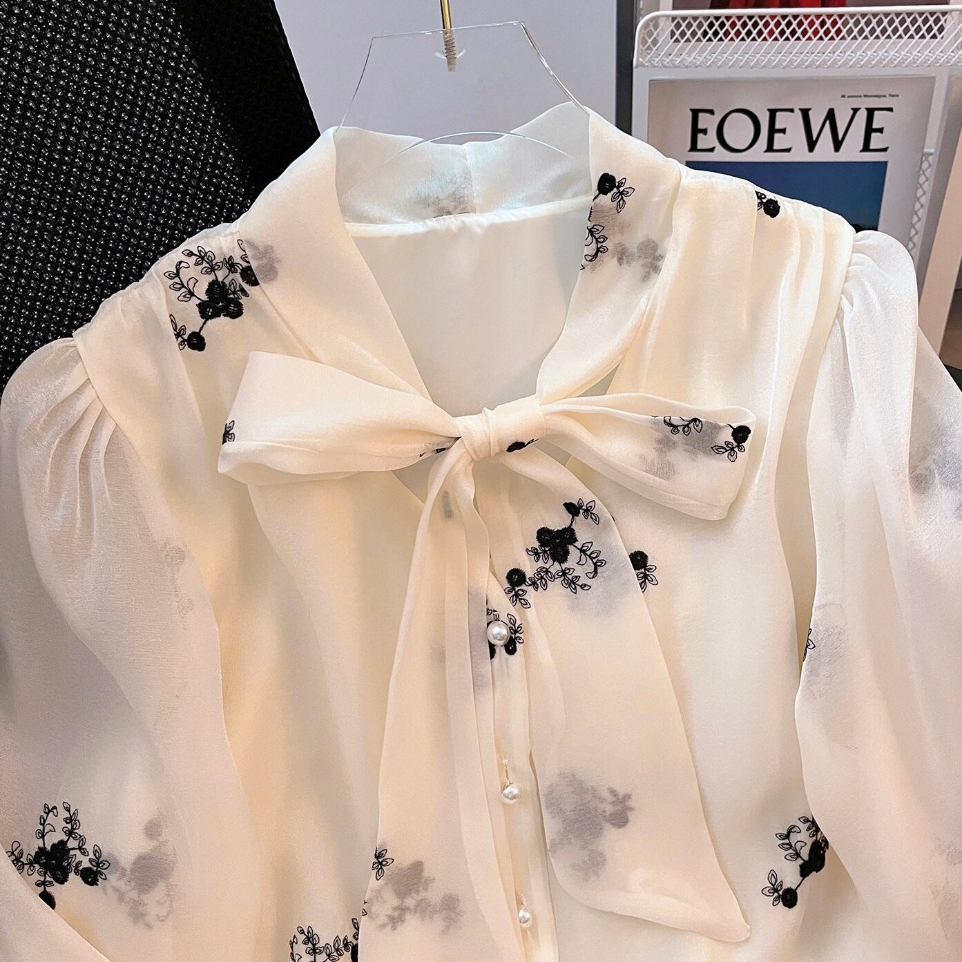 モノトーン花柄リボンブラウス | selectshop MAJOLIE