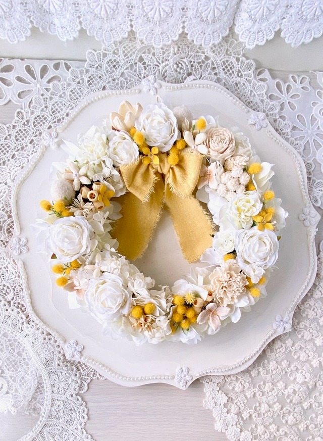 【WR-007】ホワイト×ミモザのやさしいナチュラルリース /アイボリーリボンのギフトケース入り ―｜上品で華やかな冬の贈り物｜ナチュラルインテリア・ギフトにもおすすめ