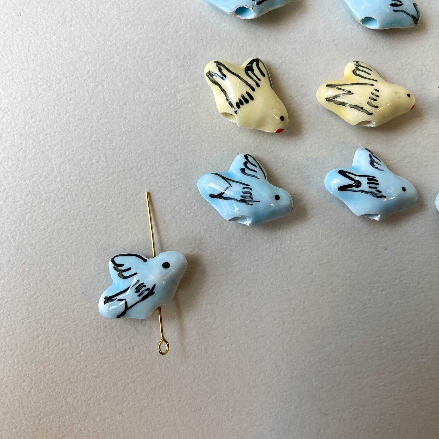 再入荷〉トリの陶器ビーズ | Dua-アクセサリーパーツショップ