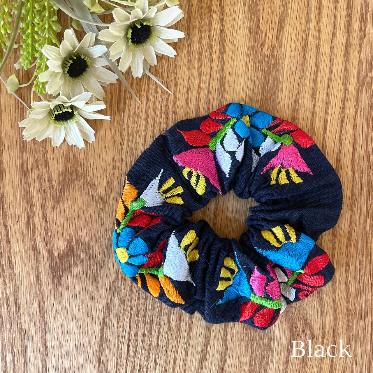 メキシコ刺繍シュシュ［フラワー］ | 中南米の子ども服専門店 Punto y 