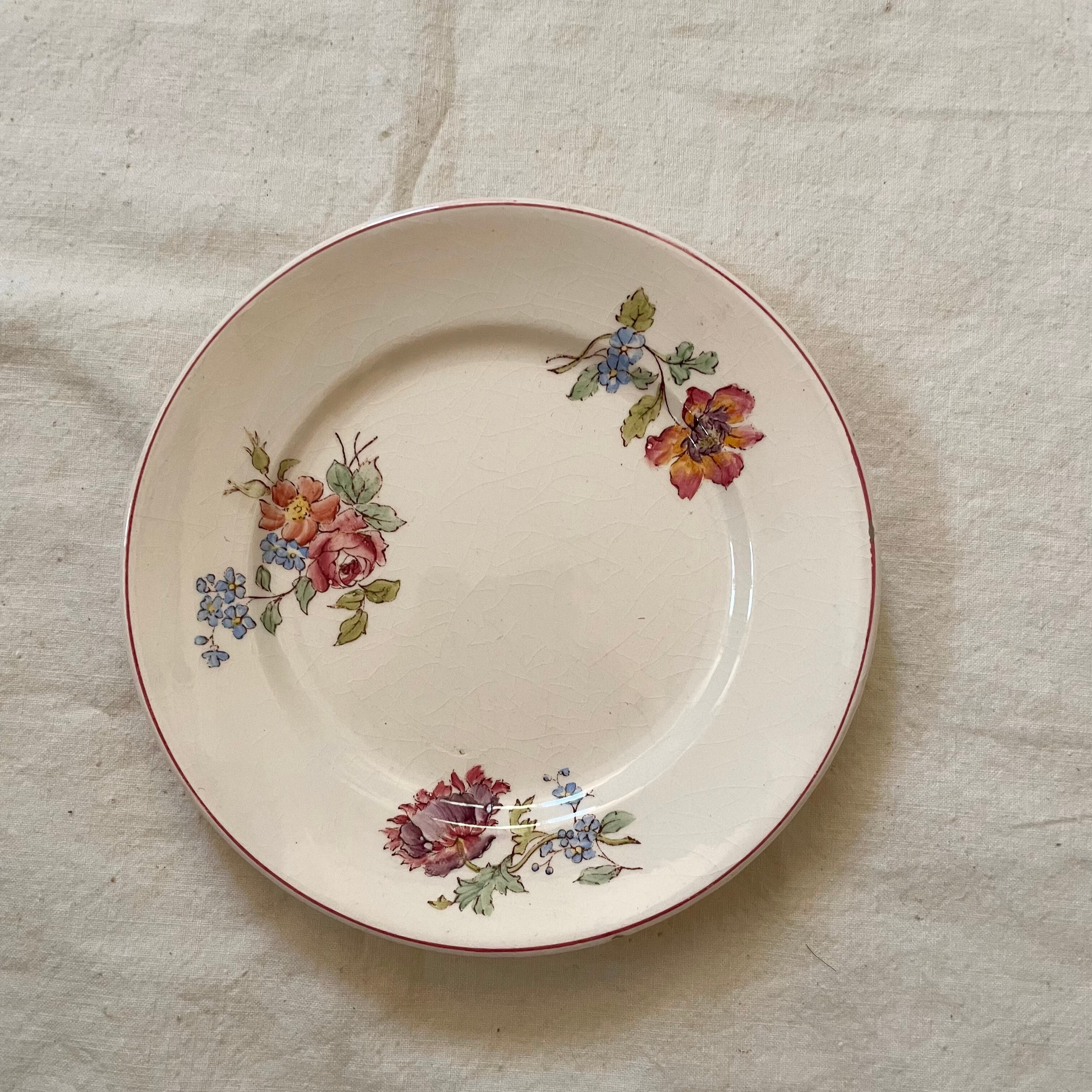 お花模様のプレート9