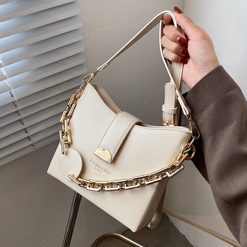 チェーン レッド メッセンジャーバッグ Tiancai_Wing_Bag40545262285