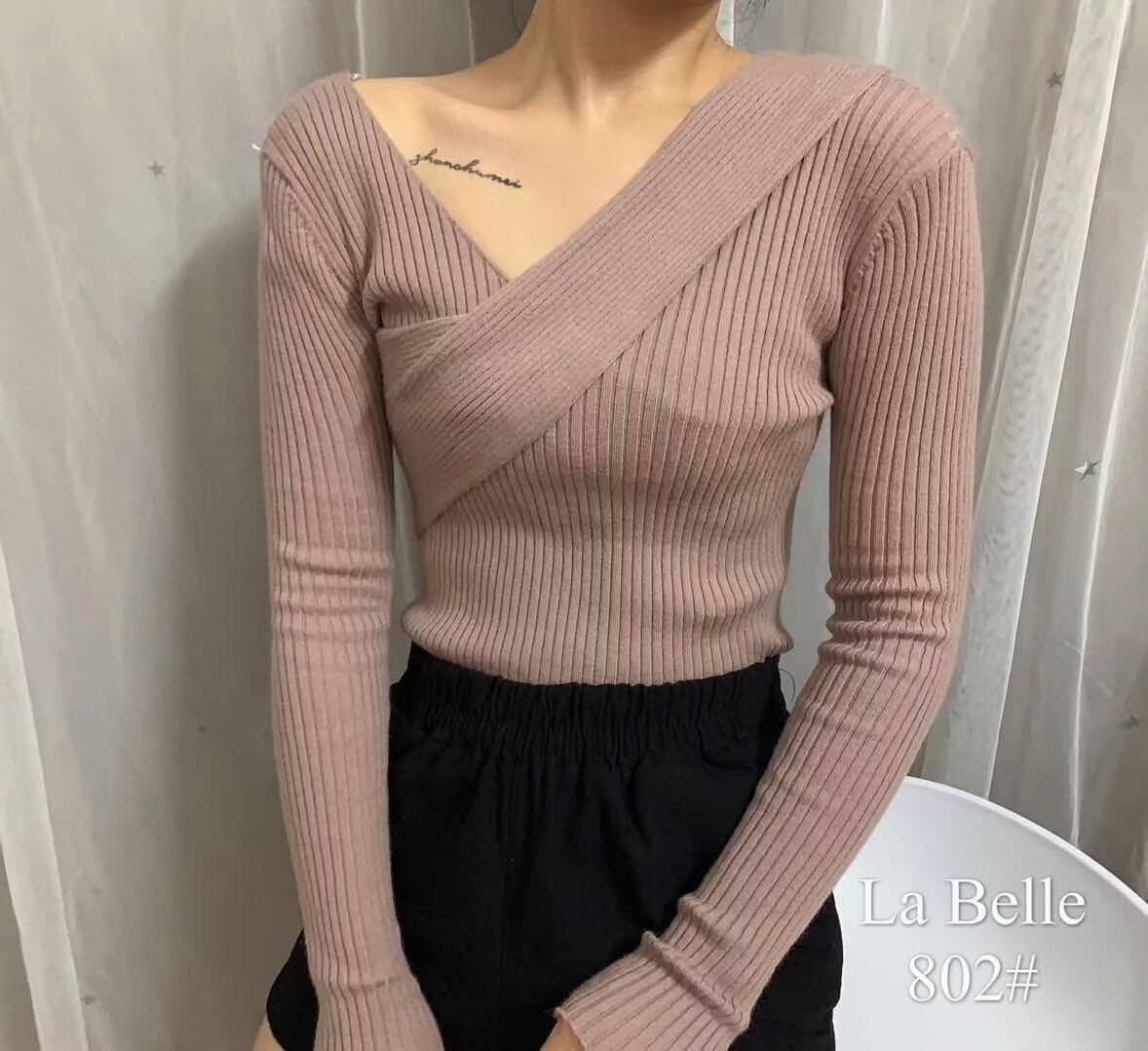 Vネック　リブ編みニット　AJ1102−802