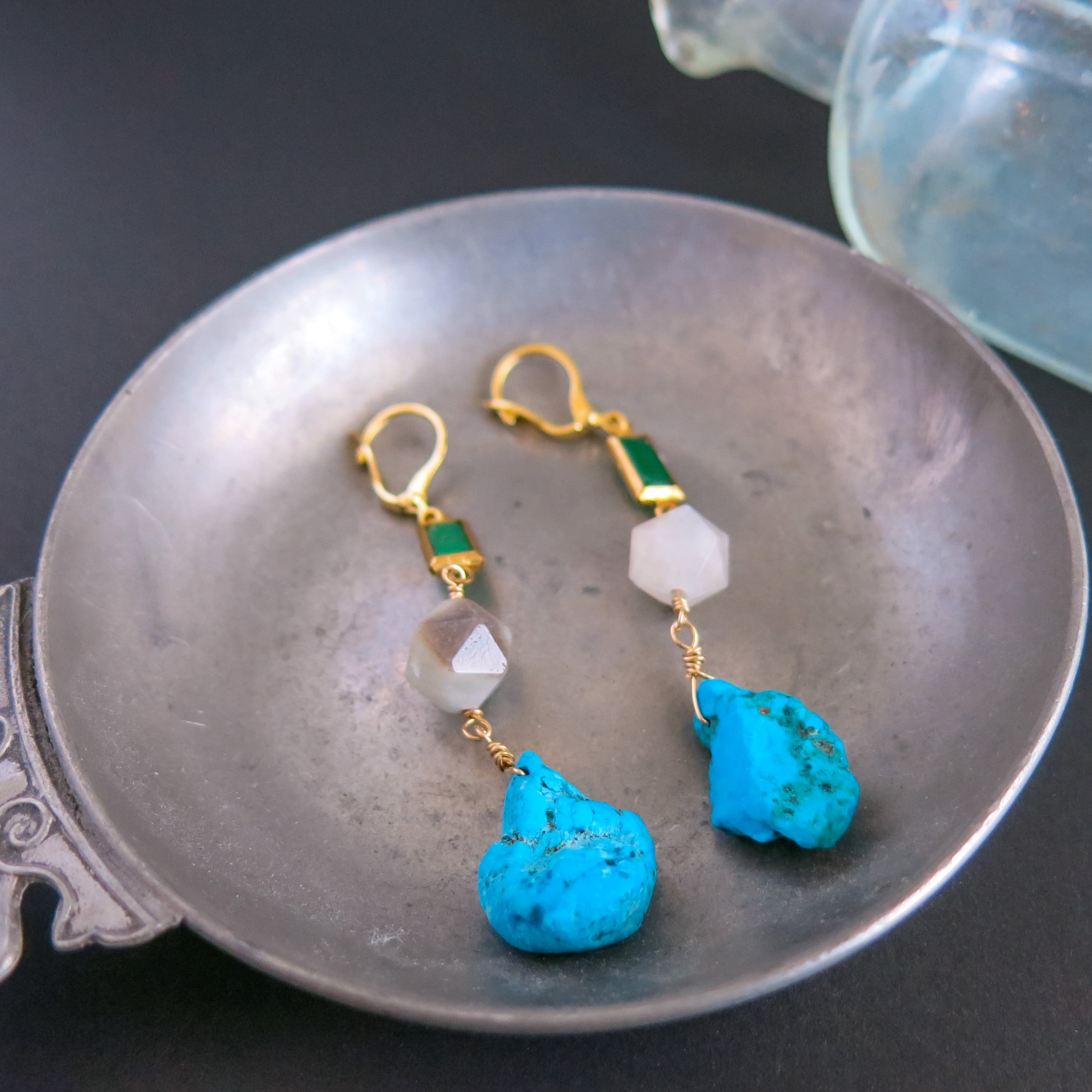 アンティークガラスパーツ×アマゾナイト×原石ターコイズのピアス