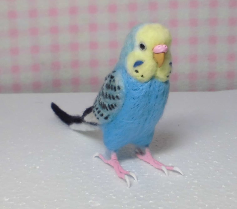 【受注作成品】 セキセイインコ レインボ－オパ－リンスカイブル－ 　リアルサイズ♪　羊毛フィギュア　 1/1サイズ♪　　羊毛フェルト | 工房　 小鳥屋さん powered by BASE