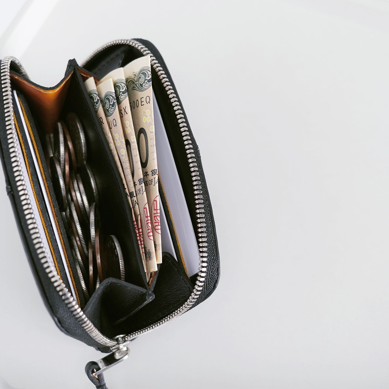 【本革】手のひらミニ財布|de’syu|カーフレザー × アクセサリー感 ブラック・画像8