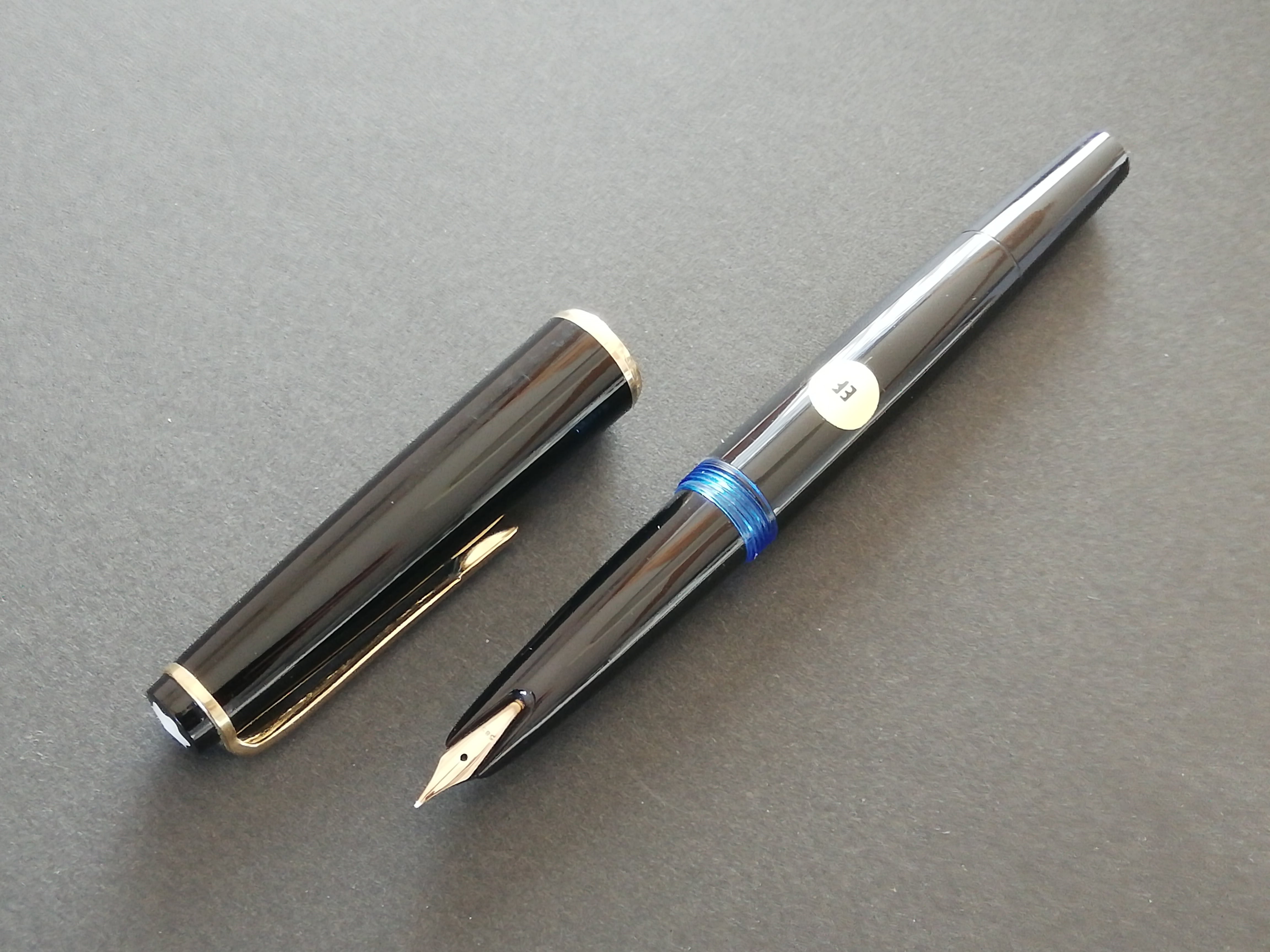モンブラン　万年筆　MONT BLANC 14K 60s モンブラン No 32 MONTBLANC No 32 （極細字） 14K 02177