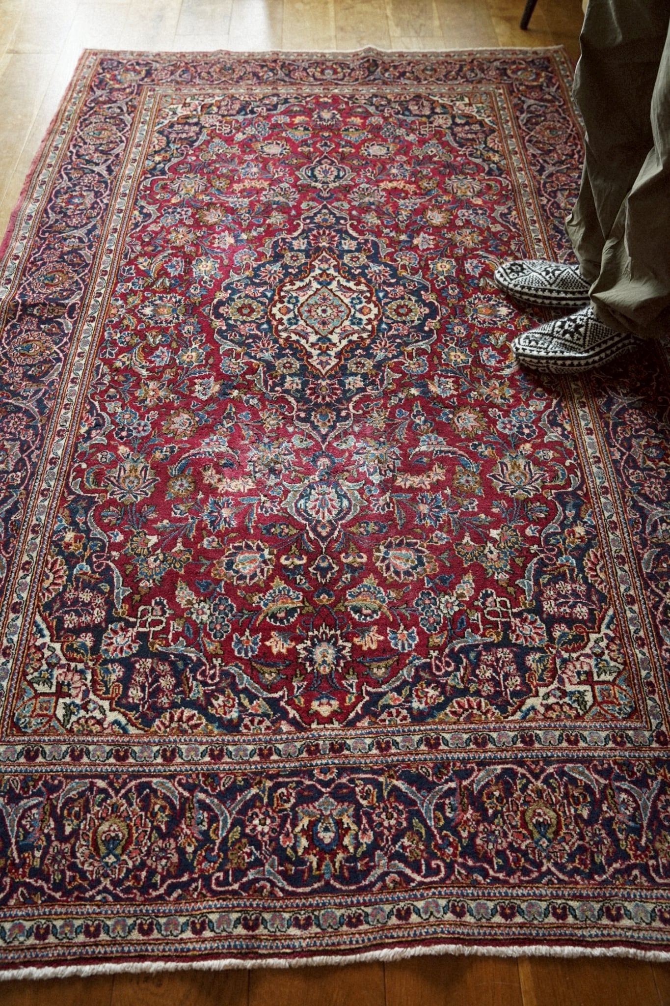 2225-Vintage Persian Kashan rug