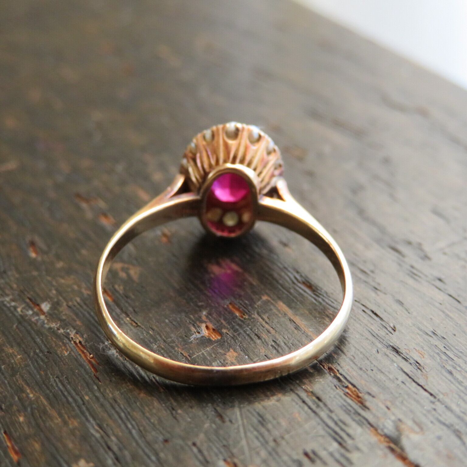 ヴィンテージ　K18 芥子パール取り巻き合成ルビーリング