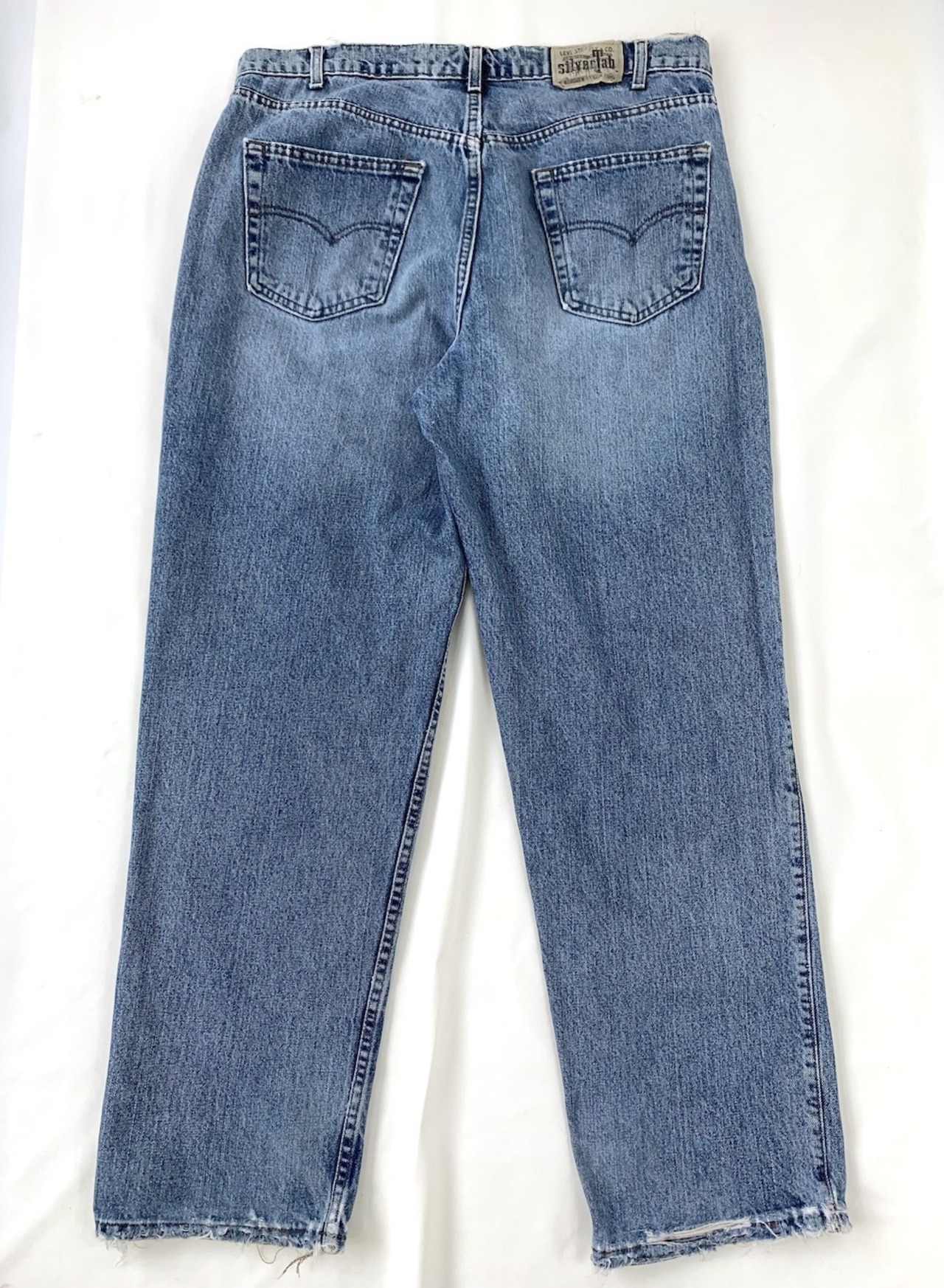 098リーバイスシルバータブRELAXED1993年米国製W98cm(ぐるり)L81cm(股下)です。