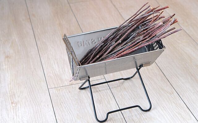 リンゴ小枝薪 30cm 80サイズ×1箱 | 火の香 - 秋田県北秋田市・大館市の