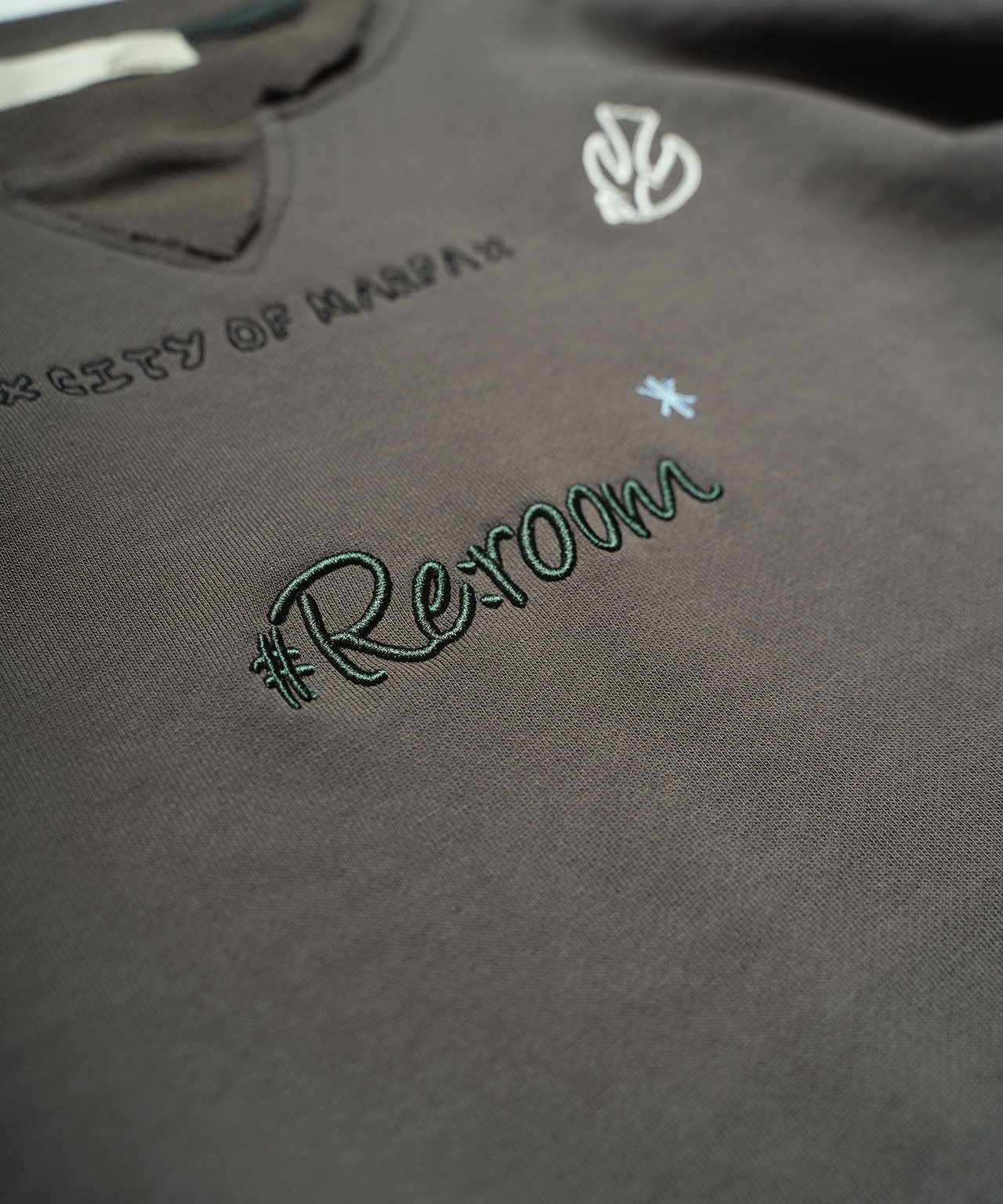 【#Re:room】3D LOGO EMBROIDERY BIG TRAINER［REC728］