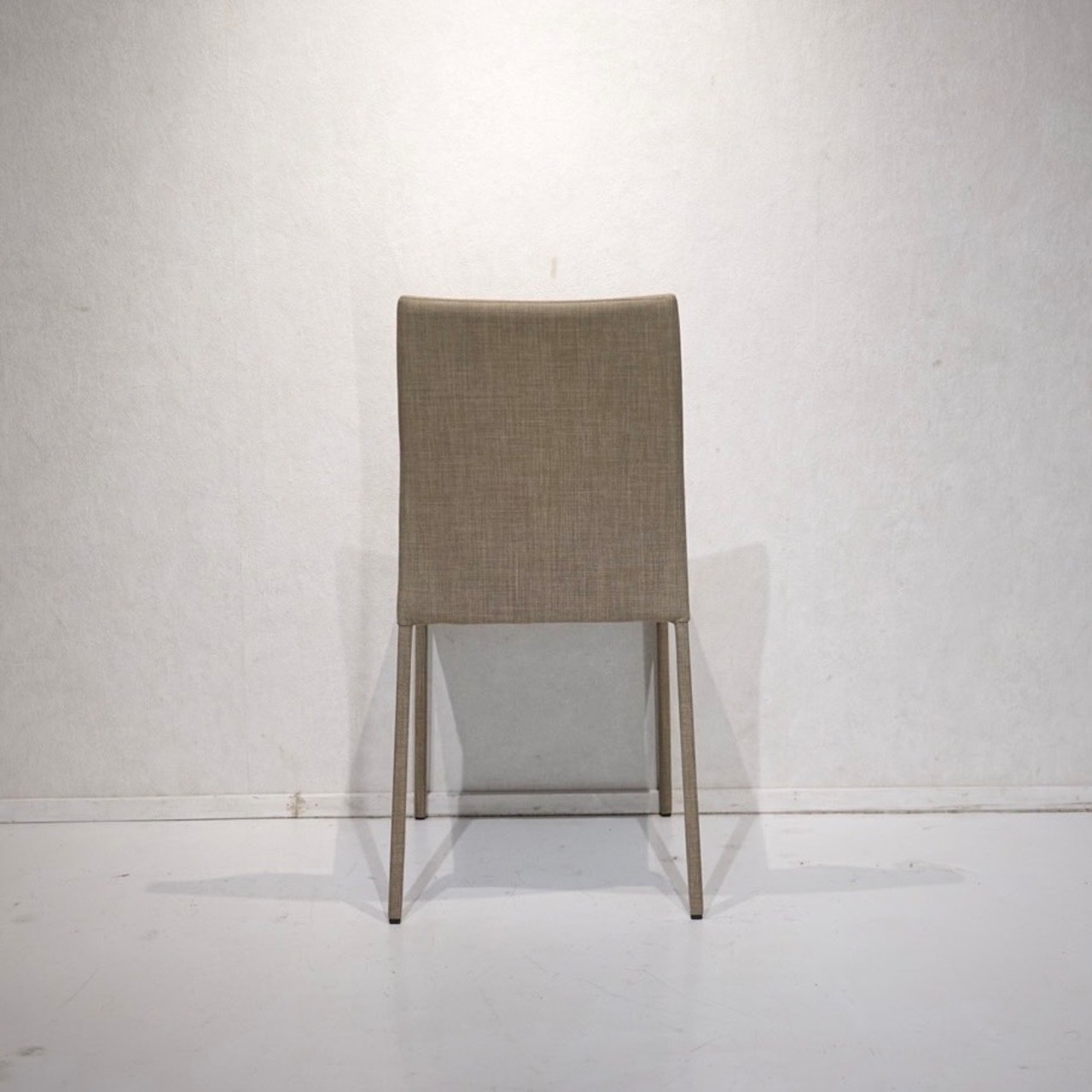 ligne roset リーンロゼ ROSETSlim ロゼスリム ダイニングチェア アームレス チェア 椅子 ファブリック モダン ミニマル ホテルライク