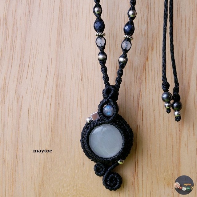 ムーンストーンのマクラメネックレス ～  full moon night ～＜月の神秘的な力を宿す＞