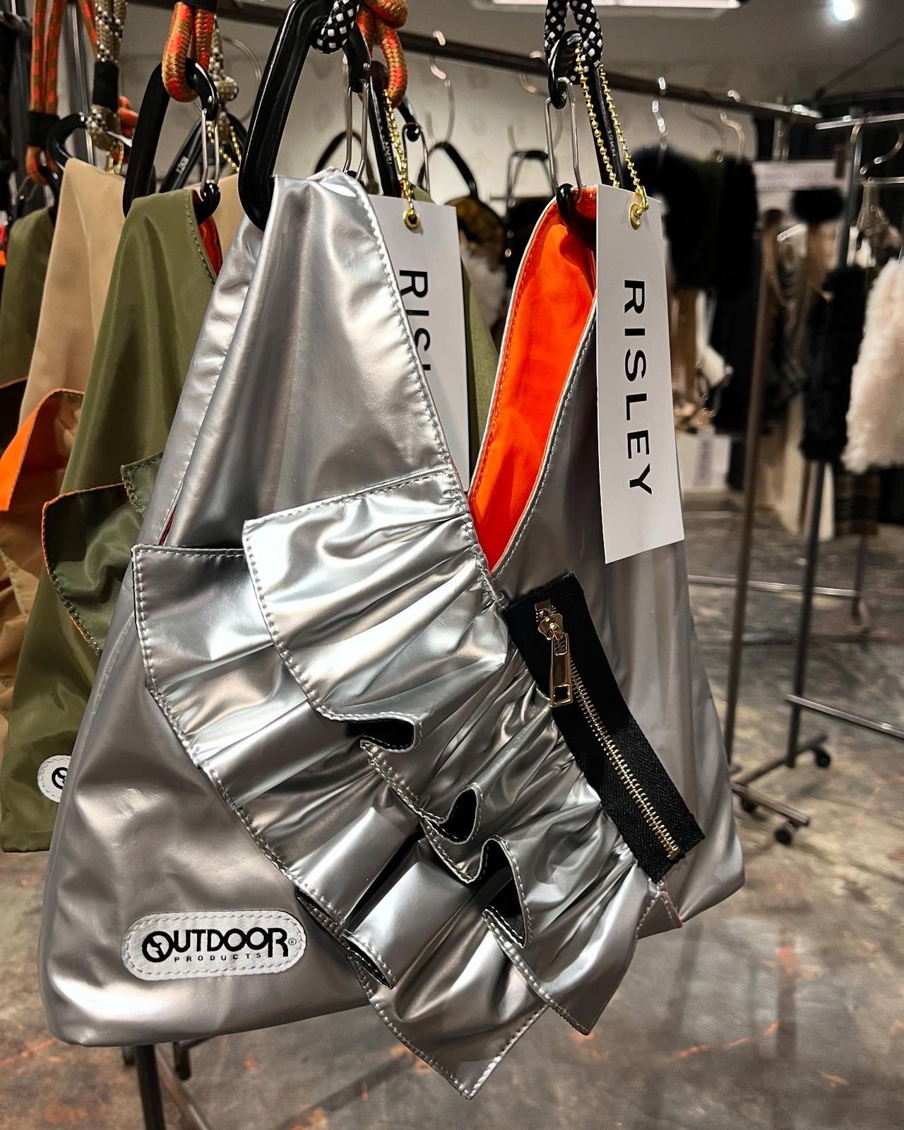 リズレイ　RISLEY risleyトライアングルミニフリルバッグ