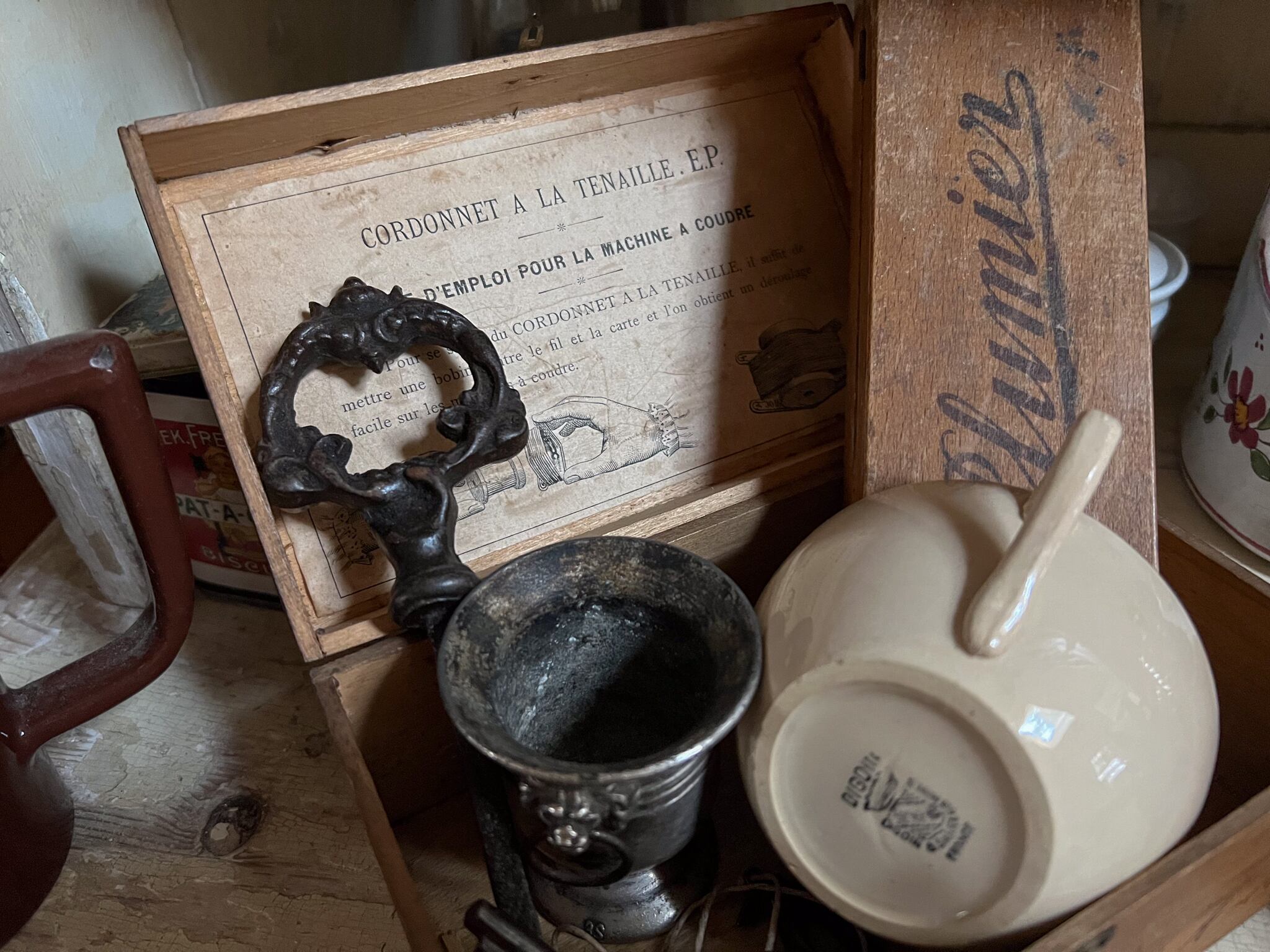 文字が入った木箱 フレンチアンティーク