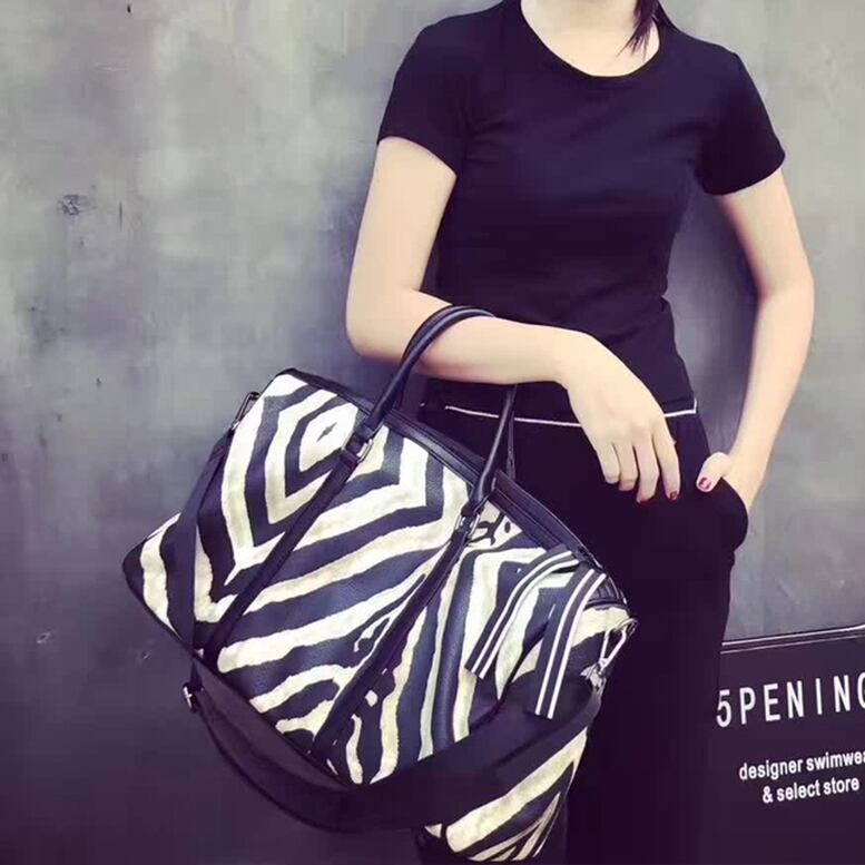 美品 LeSportsac ボストンバック 2way ゼブラ アニマル ゼブラ柄ボストンバッグ】アニマル柄 おしゃれ 2way ハンドバッグ