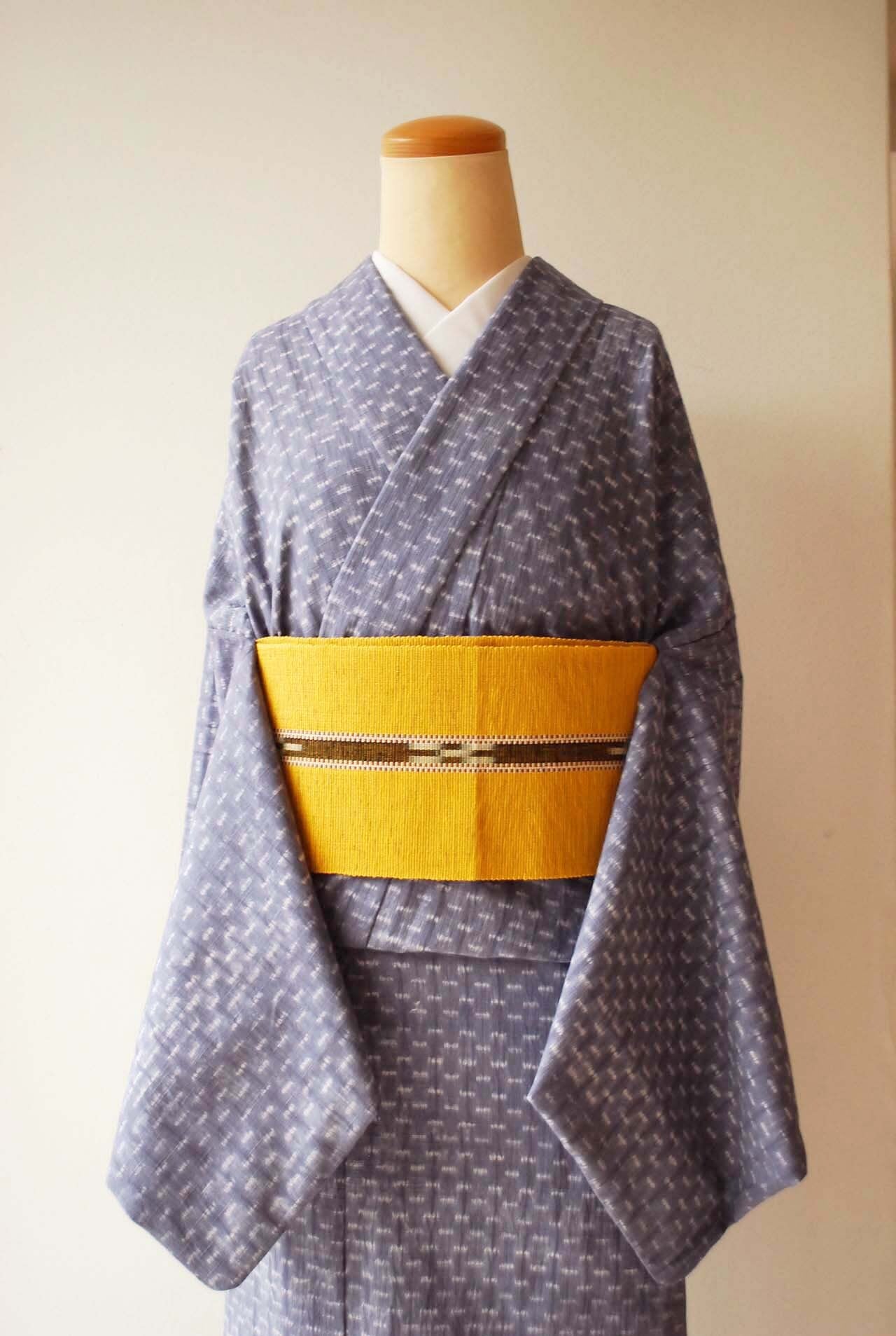 単衣】小千谷織物 紺仁謹製 越後片貝絞り 葡萄鼠 単衣着物 ※染ムラあり