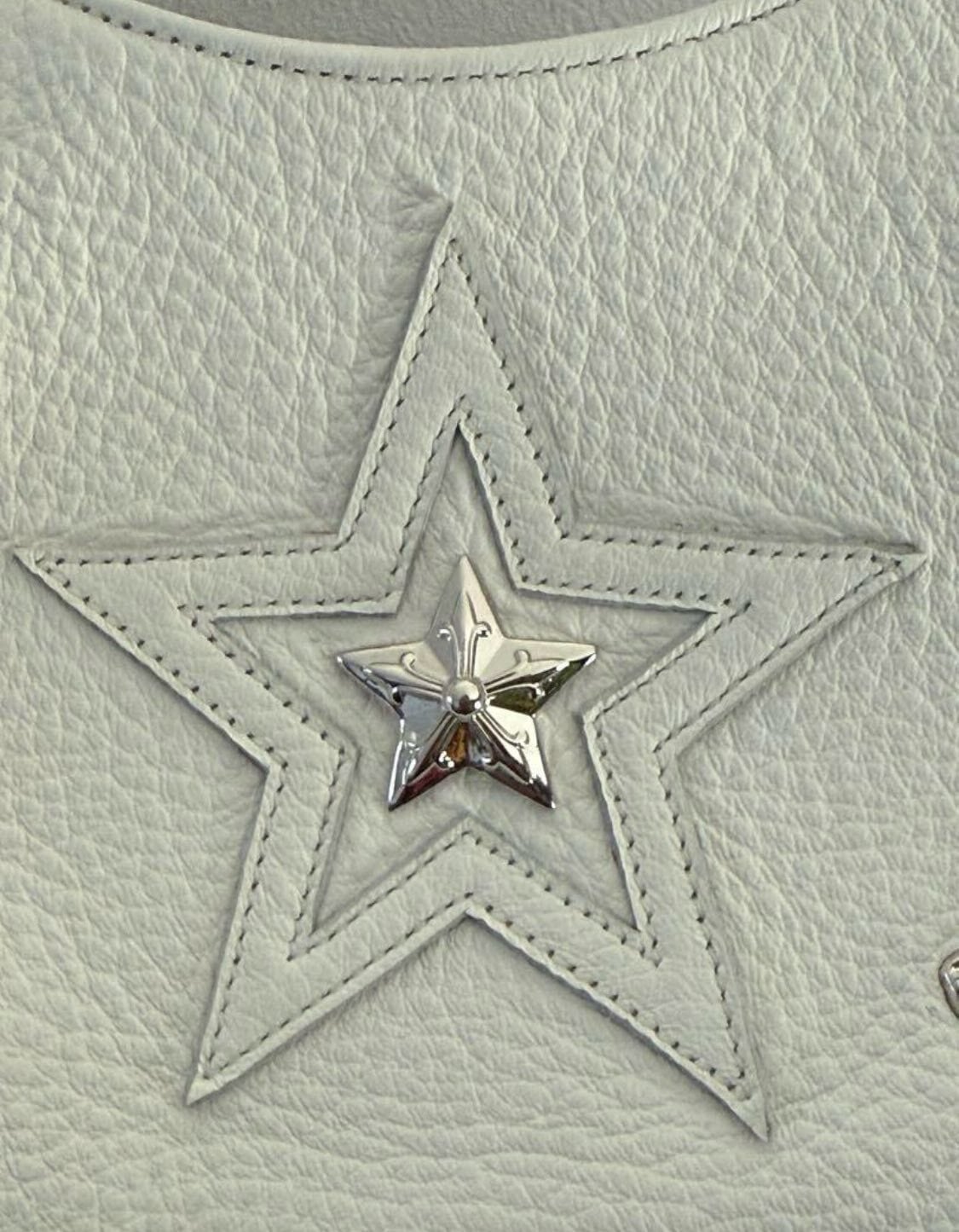 CHROME HEARTS クロムハーツ Nip & Tuck ホワイト レザー