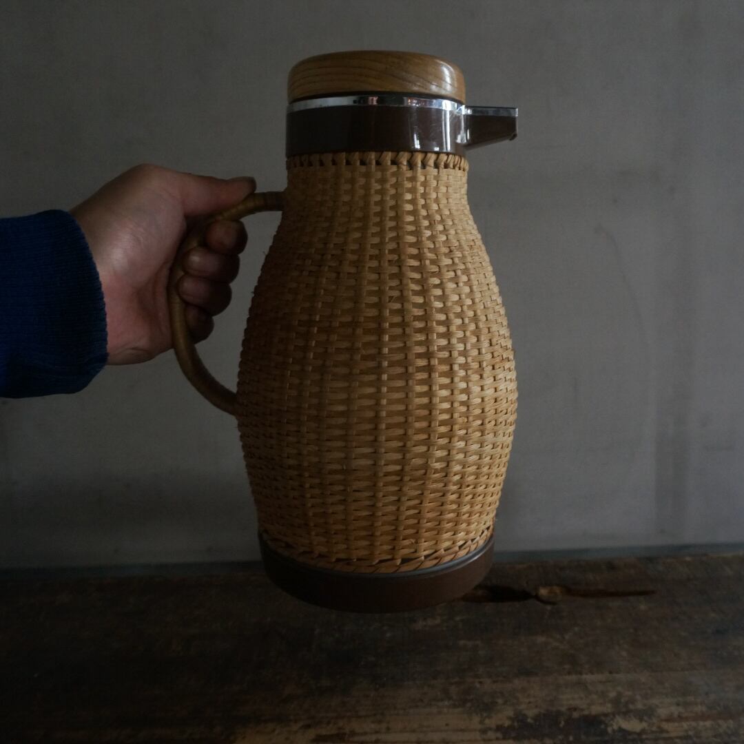 古い国産の魔法瓶