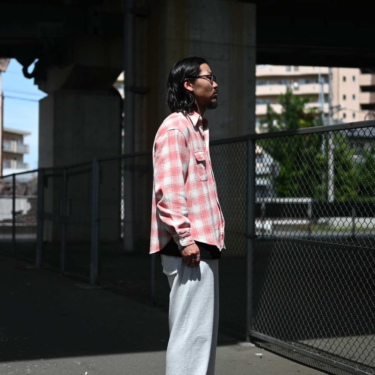 BOWWOW（バウワウ）26AW最新作、Cigarette Pocket（シガレットポケット）シャツと名作スウェットパンツコーディネート