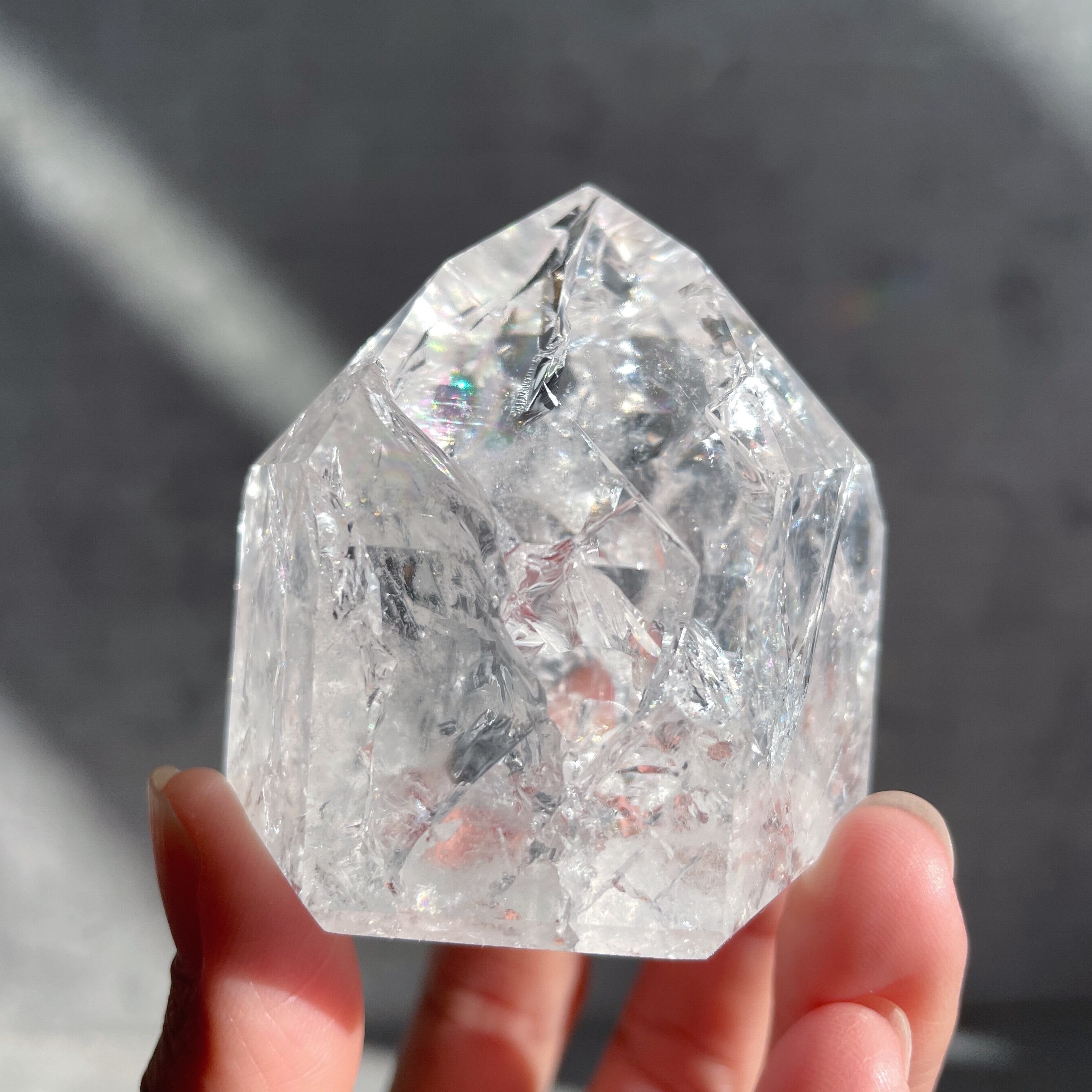 クラッククォーツ タワー型23(アイリスクォーツ) ◇ 天然石・鉱物・パワーストーン