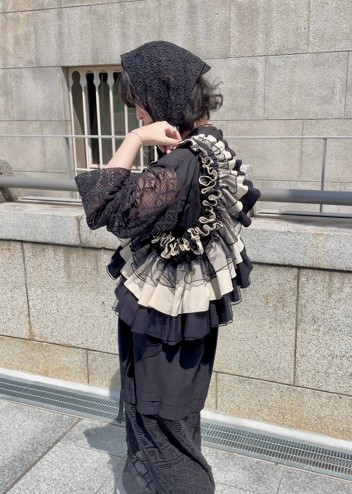 DŌRA MÖRA | Versatile Ruffled Bag - LAMP BLACK | ORIENT MILLINERY