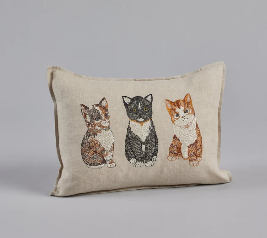 CORAL&TUSK [Cute Kittens Pillow] 子猫3匹 刺繍クッション