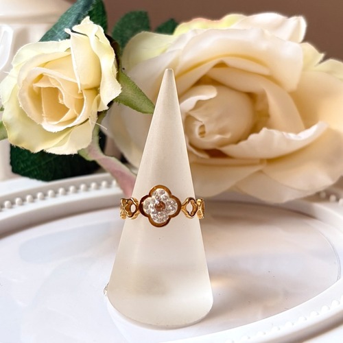 クリスタルクローバーリング　ゴールド／シルバー