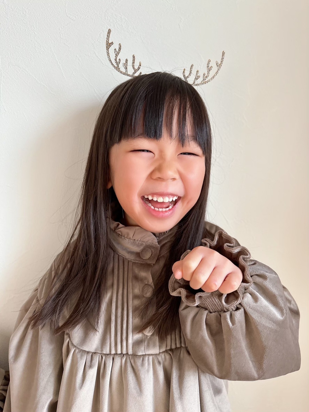 クーポンで 3,080円→1,571円【即納】90-130size在庫処分 フリルワンピース モカ ベルベット【クリスマス　秋冬 子供服 輸入子供服 ガーリー 可愛い  女の子】