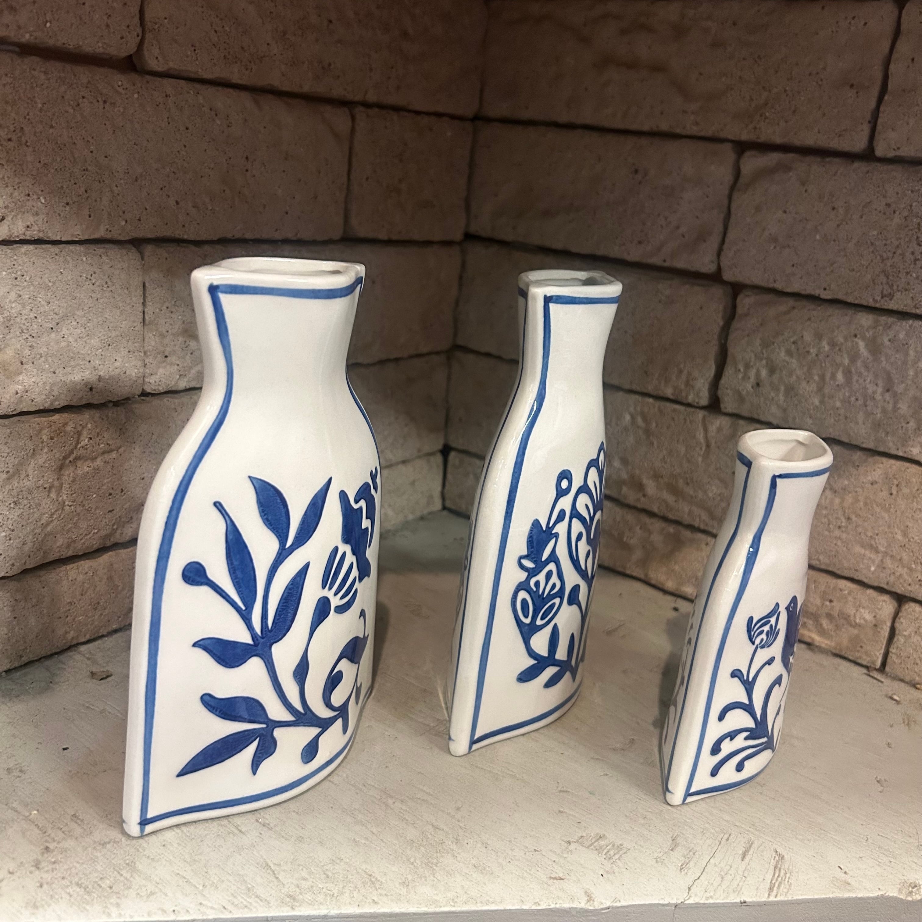青と白の花瓶 flowervase 大きいほう | ハルカゼフラワー