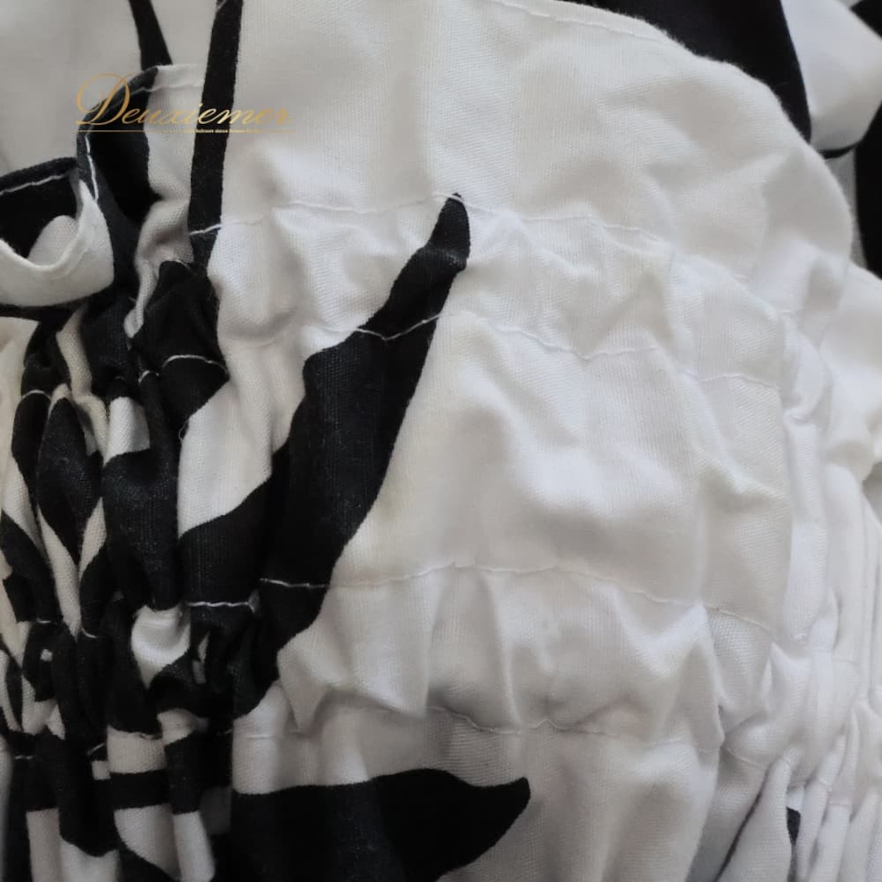 フラダンス 衣装 パウスカート ブラック系 ホワイト系 モノトーン シングル シンプル きれい 上品 大人っぽい 華やか 鮮やか かわいい 白 黒 ダンス衣装 ハワイアンダンス レディース ハワイアン アロハ ハワイアンプリント フラ ダンス レッスン 練習