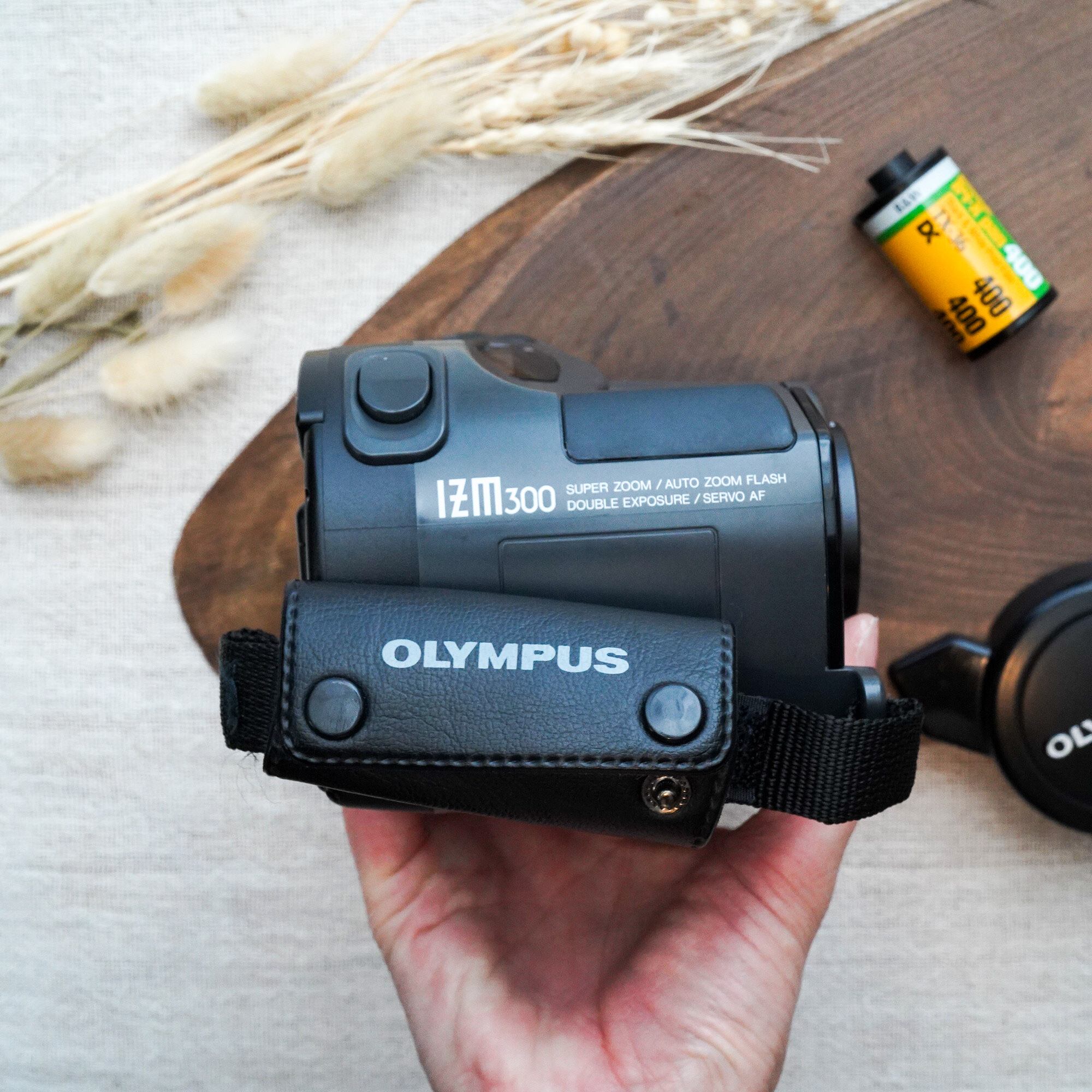 フィルムカメラ OLYMPUS IZM300 IZM300 QUARTZDATE：全自動カメラ：カメラ製品：オリンパス