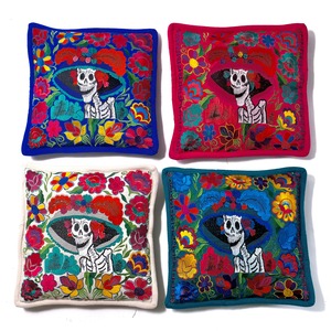 Mexico Zinacantán Embroidery Cushion (Skull①)