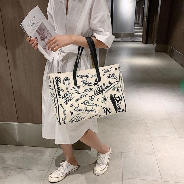 【予約販売】トートバッグ ショルダー レディース ロゴ ホワイト カジュアル 可愛い 通勤 こなれ感 お洒落 韓国 トレンド