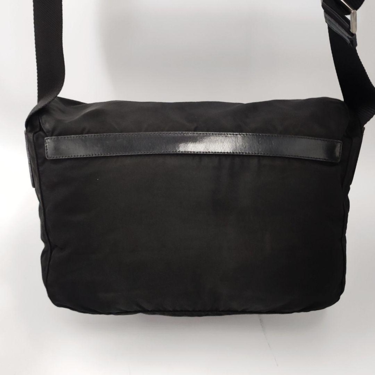 プラダ ナイロン テスート ブラック ショルダーバッグ 三角プレート  